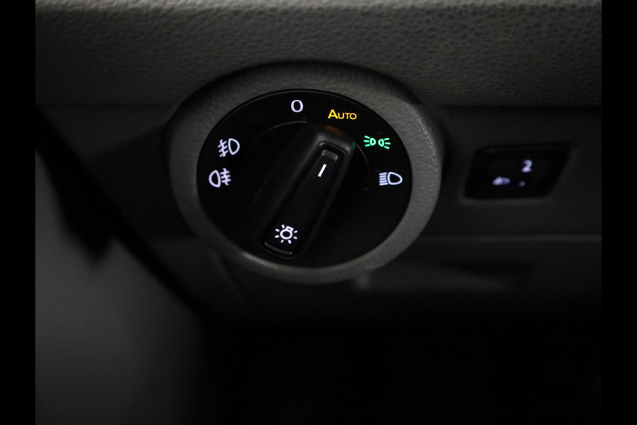 Volkswagen Transporter Bestelwagen L2 28 2.0 TDI 110 pk | Verlengde garantie | Navigatie via App | Trekhaak | Parkeersensoren achter | Cruise control |