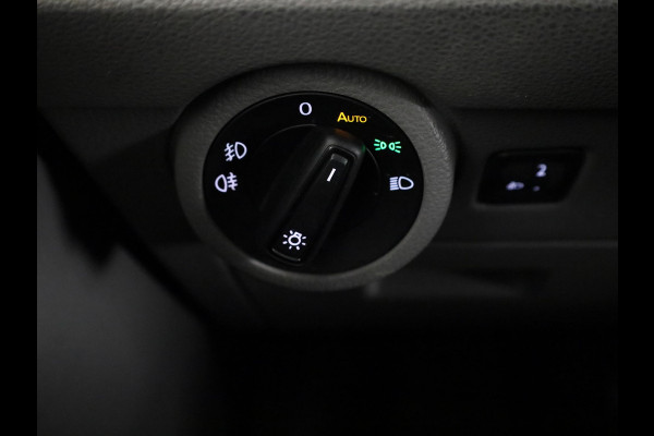 Volkswagen Transporter Bestelwagen L2 28 2.0 TDI 110 pk | Verlengde garantie | Navigatie via App | Trekhaak | Parkeersensoren achter | Cruise control |