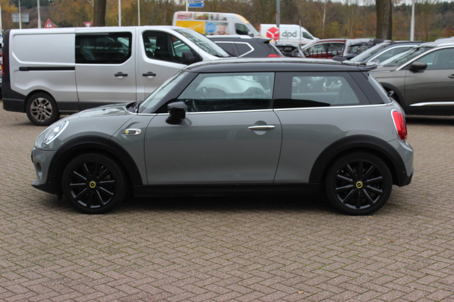 MINI Mini Electric Charged 33 kWh / SOH 95.1% / Camera / Head-up / Leder / Harman Kardon / Keyless / 17'' / CarPlay / Stoelverwarming / Matrix LED / DAB / Cruise Control