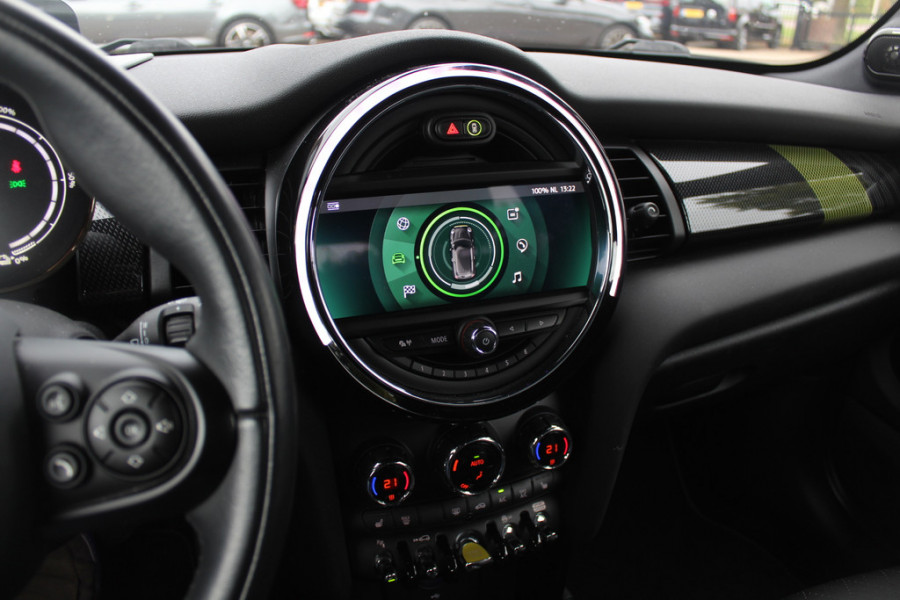 MINI Mini Electric Charged 33 kWh / SOH 95.1% / Camera / Head-up / Leder / Harman Kardon / Keyless / 17'' / CarPlay / Stoelverwarming / Matrix LED / DAB / Cruise Control