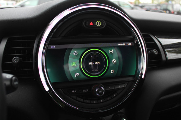 MINI Mini Electric Charged 33 kWh / SOH 95.1% / Camera / Head-up / Leder / Harman Kardon / Keyless / 17'' / CarPlay / Stoelverwarming / Matrix LED / DAB / Cruise Control