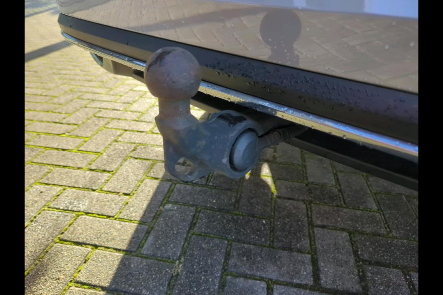 Škoda Kodiaq 1.5 TSI Sportline 7-persoons Automaat | Panoramadak | Steel Grey | 20 inch lichtmetalen velgen | LED verlichting | Stoelverwarmi