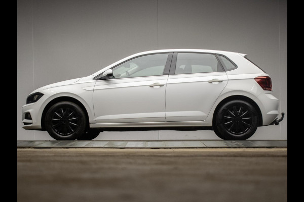 Volkswagen Polo 1.0 TSI Comfortline Sport (APPLE CARPLAY,GROOT NAVI,LED,CRUISE,TREKHAAK,DAB,SPORTSTOELEN,NETTE STAAT)