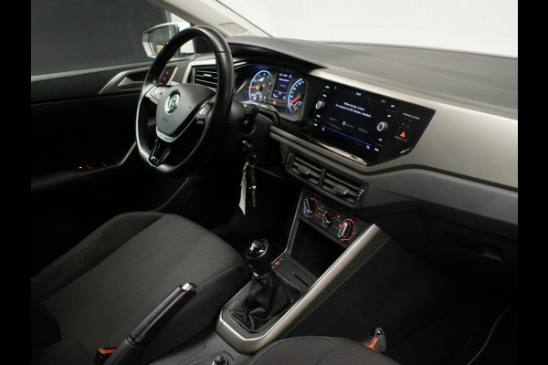 Volkswagen Polo 1.0 TSI Comfortline Sport (APPLE CARPLAY,GROOT NAVI,LED,CRUISE,TREKHAAK,DAB,SPORTSTOELEN,NETTE STAAT)