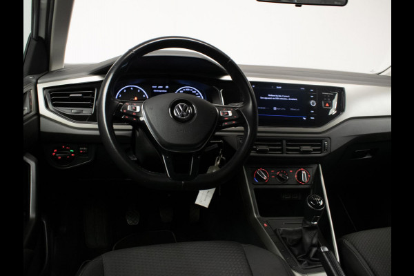Volkswagen Polo 1.0 TSI Comfortline Sport (APPLE CARPLAY,GROOT NAVI,LED,CRUISE,TREKHAAK,DAB,SPORTSTOELEN,NETTE STAAT)