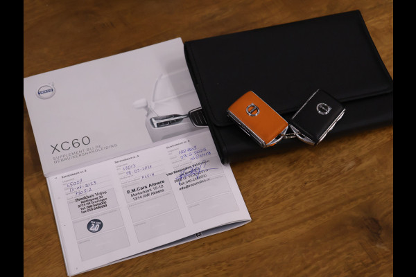 Volvo XC60 2.0 B5 Inscription [TREKHAAK, CAMERA, APPLE CARPLAY, ANDROID AUTO, MEMORY SEATS, STUURWIEL VERWARMD, NIEUWSTAAT]