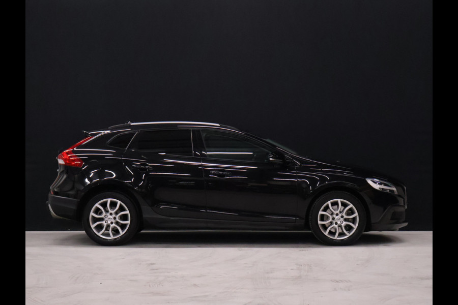 Volvo V40 Cross Country 1.5 T3 Polar+ Luxury [TREKHAAK, PANORAMADAK, KEYLESS ENTRY, CAMERA, VOL LEDER, STOELVERWARMING, NIEUWSTAAT]