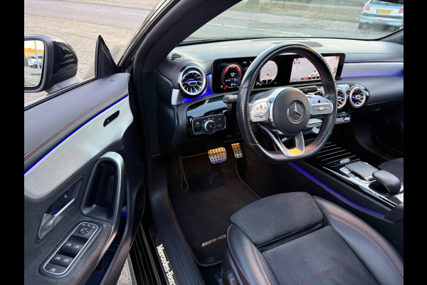 Mercedes-Benz CLA-Klasse 180 AMG SPORT AUT PANO LEDER LED CARPLAY KEYLESS