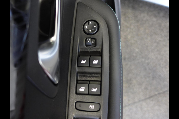 Peugeot 208 1.2 PureTech 100pk Automaat Allure Pack Navigatie Apple Carplay/Android Auto Camera Parkeersensor achter Cruise Control Virtual Cockpit Climate Control Getinte ramen