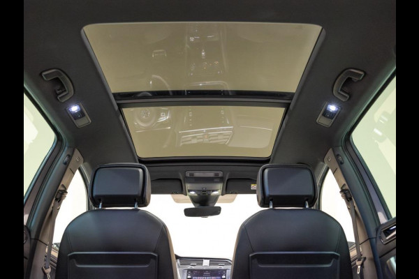 Volkswagen Tiguan 2.0 TSI 4Motion 2x R-line / 220pk / Leder / Pano / Led / Head-up / Virtual Cockpit / 360 camera