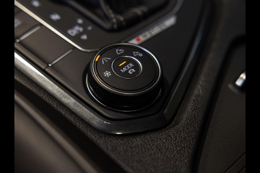 Volkswagen Tiguan 2.0 TSI 4Motion 2x R-line / 220pk / Leder / Pano / Led / Head-up / Virtual Cockpit / 360 camera