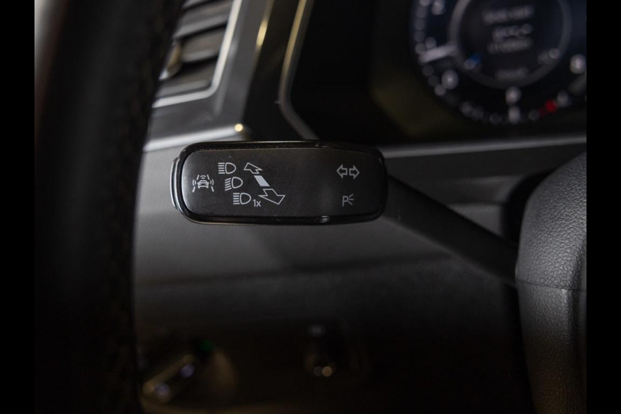 Volkswagen Tiguan 2.0 TSI 4Motion 2x R-line / 220pk / Leder / Pano / Led / Head-up / Virtual Cockpit / 360 camera