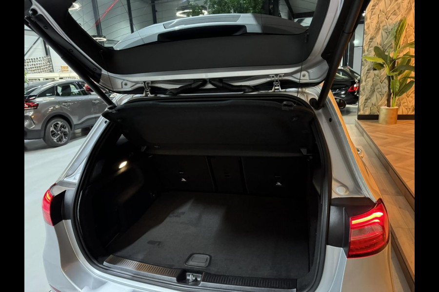 Mercedes-Benz B-Klasse 180 Business Solution NAP Garantie Carplay Camera Elek. Achterklep Led Cruise Clima Navi Rijklaar