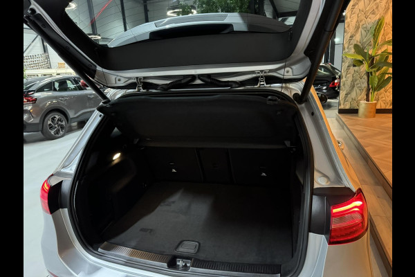 Mercedes-Benz B-Klasse 180 Business Solution NAP Garantie Carplay Camera Elek. Achterklep Led Cruise Clima Navi Rijklaar