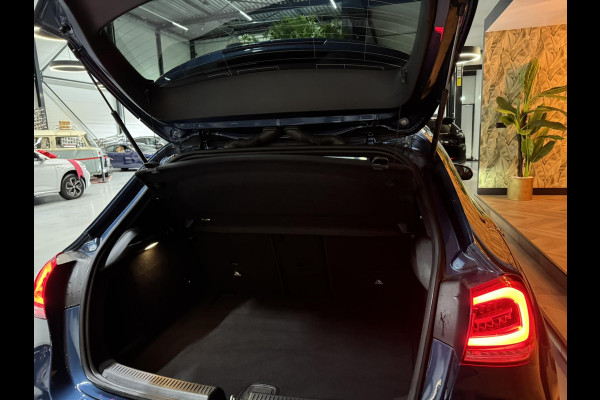 Mercedes-Benz A-Klasse 200 AMG Line Edition Garantie Pano Ambient Night Camera StoelVW Carplay Cruise Clima Navi PDC Led Rijklaar