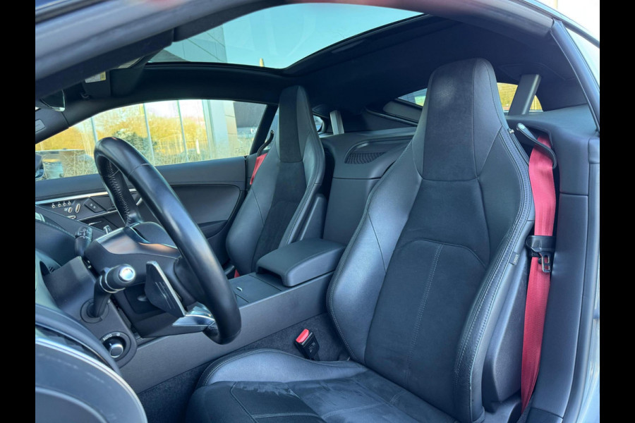 Jaguar F-Type P300 RWD R-Dynamic