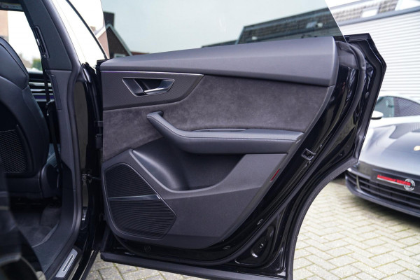 Audi RSQ8 4.0 TFSI RS Q8 Quattro | Massage | Sterrenhemel | Alcantara | Stoelkoeling/verwarming | Bang&Olufsen | Memory | 23 inch