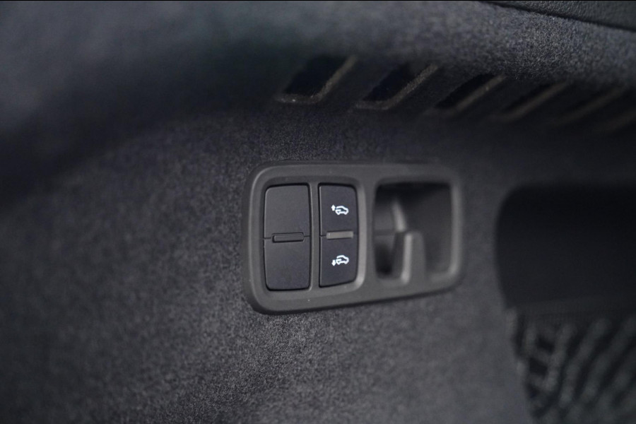 Audi RSQ8 4.0 TFSI RS Q8 Quattro | Massage | Sterrenhemel | Alcantara | Stoelkoeling/verwarming | Bang&Olufsen | Memory | 23 inch