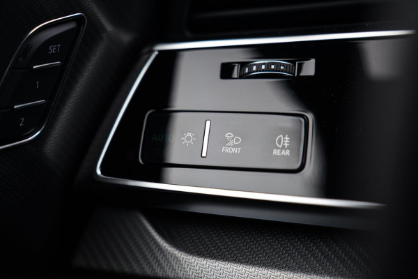 Audi RSQ8 4.0 TFSI RS Q8 Quattro | Massage | Sterrenhemel | Alcantara | Stoelkoeling/verwarming | Bang&Olufsen | Memory | 23 inch
