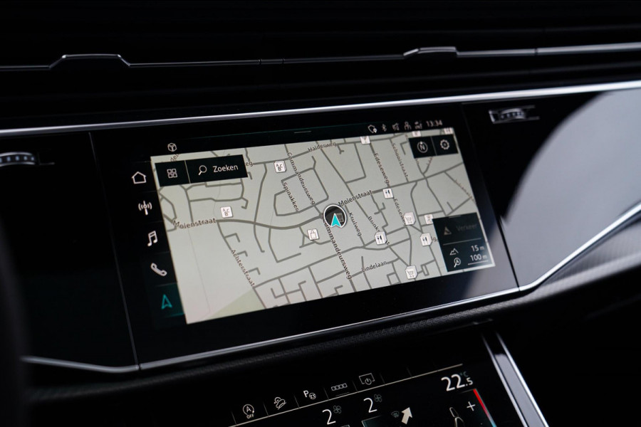 Audi RSQ8 4.0 TFSI RS Q8 Quattro | Massage | Sterrenhemel | Alcantara | Stoelkoeling/verwarming | Bang&Olufsen | Memory | 23 inch