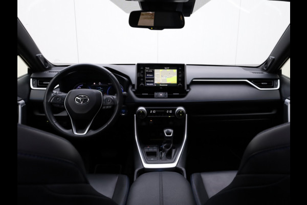 Toyota RAV4 2.5 Hybrid Bi-Tone | Panoramadak | JBL Audio | Treeplanken