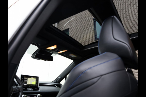 Toyota RAV4 2.5 Hybrid Bi-Tone | Panoramadak | JBL Audio | Treeplanken