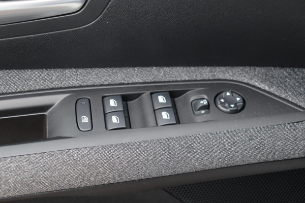 Peugeot 3008 1.2 PureTech Blue Lease Executive Avantage org.NL camera