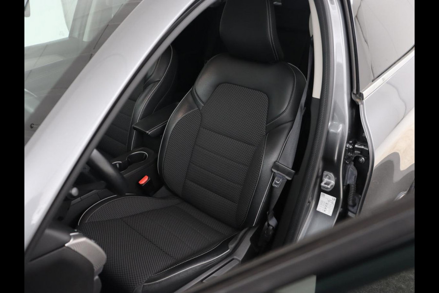 Renault Arkana 1.6 E-Tech Hybrid 145 Intens | Stoelverwarming | Adaptive cruise | Camera | Carplay | Stuurverwarming | Half leder | Navigatie | Climate control