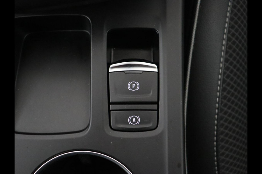 Renault Arkana 1.6 E-Tech Hybrid 145 Intens | Stoelverwarming | Adaptive cruise | Camera | Carplay | Stuurverwarming | Half leder | Navigatie | Climate control