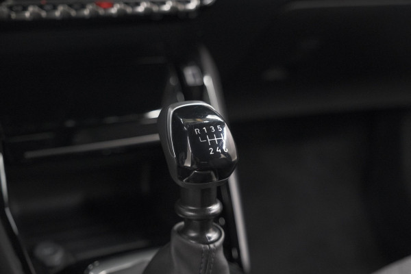 Peugeot 2008 PureTech 100 Allure | Camera | Navigatie | Parkeersensoren | Apple Carplay