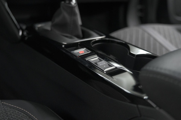 Peugeot 2008 PureTech 100 Allure | Camera | Navigatie | Parkeersensoren | Apple Carplay