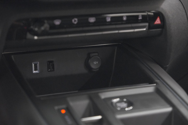 Citroën C5 Aircross Hybrid 136 e-DCS6 Plus | Camera | Apple Carplay | Parkeersensoren | Navigatie