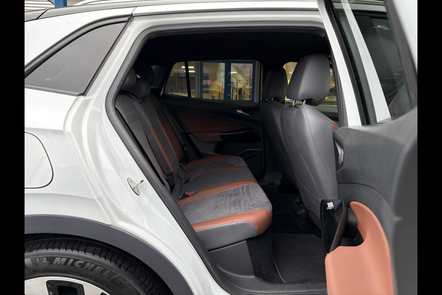 Volkswagen ID.4 Max 77 kWh | 92% SoH | Wegklapbare Trekhaak | Stoel-, Stuur- & Voorruitverwarming | Adaptive cruise control | Camera