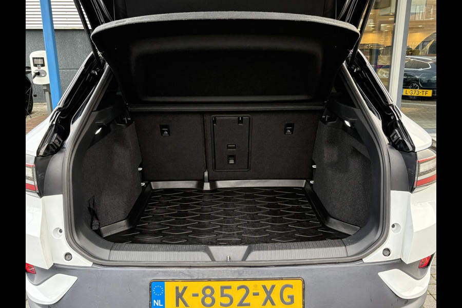 Volkswagen ID.4 Max 77 kWh | 92% SoH | Wegklapbare Trekhaak | Stoel-, Stuur- & Voorruitverwarming | Adaptive cruise control | Camera