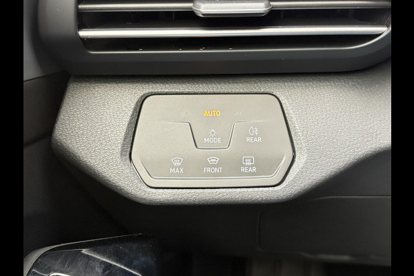 Volkswagen ID.4 Max 77 kWh | 92% SoH | Wegklapbare Trekhaak | Stoel-, Stuur- & Voorruitverwarming | Adaptive cruise control | Camera