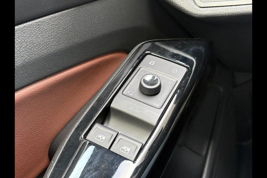 Volkswagen ID.4 Max 77 kWh | 92% SoH | Wegklapbare Trekhaak | Stoel-, Stuur- & Voorruitverwarming | Adaptive cruise control | Camera