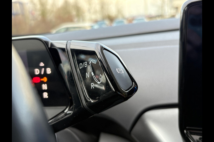 Volkswagen ID.4 Max 77 kWh | 92% SoH | Wegklapbare Trekhaak | Stoel-, Stuur- & Voorruitverwarming | Adaptive cruise control | Camera