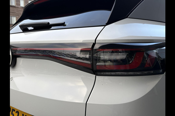 Volkswagen ID.4 Max 77 kWh | 92% SoH | Wegklapbare Trekhaak | Stoel-, Stuur- & Voorruitverwarming | Adaptive cruise control | Camera