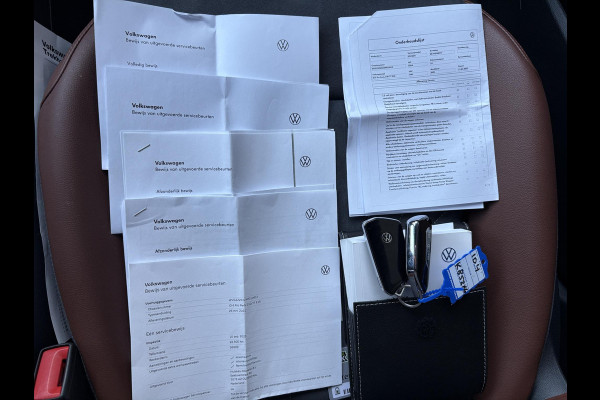 Volkswagen ID.4 Max 77 kWh | 92% SoH | Wegklapbare Trekhaak | Stoel-, Stuur- & Voorruitverwarming | Adaptive cruise control | Camera