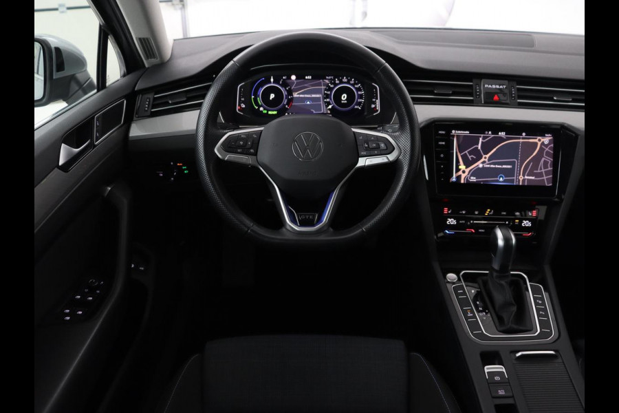 Volkswagen Passat 1.4 TSI PHEV GTE | Stoelverwarming | Virtual Cockpit | Massage | Memory | Carplay | Camera | Matrix LED | Navigatie | Parkeerhulp | Adaptive cruise | Plug In