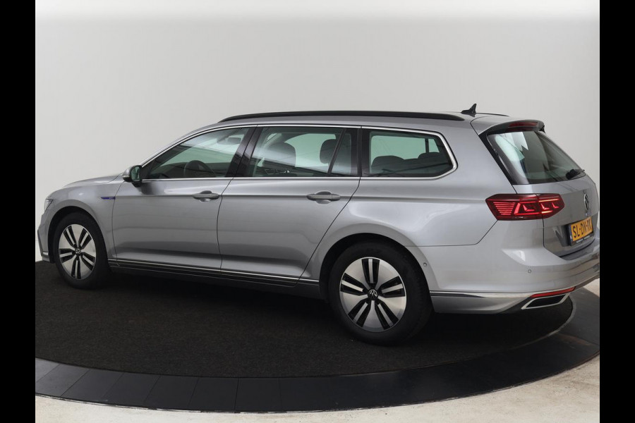 Volkswagen Passat 1.4 TSI PHEV GTE | Stoelverwarming | Virtual Cockpit | Massage | Memory | Carplay | Camera | Matrix LED | Navigatie | Parkeerhulp | Adaptive cruise | Plug In
