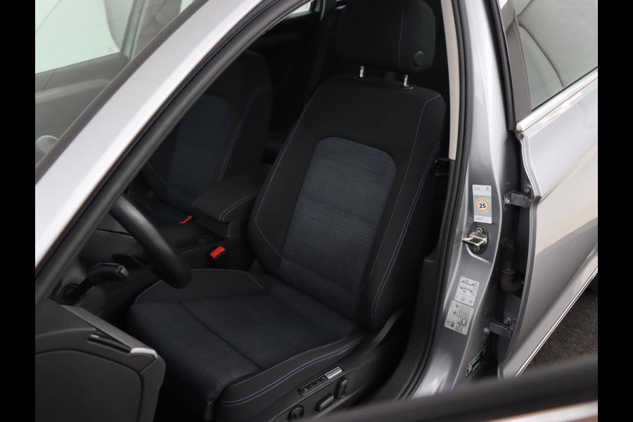 Volkswagen Passat 1.4 TSI PHEV GTE | Stoelverwarming | Virtual Cockpit | Massage | Memory | Carplay | Camera | Matrix LED | Navigatie | Parkeerhulp | Adaptive cruise | Plug In