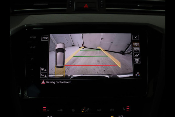 Volkswagen Passat 1.4 TSI PHEV GTE | Stoelverwarming | Virtual Cockpit | Massage | Memory | Carplay | Camera | Matrix LED | Navigatie | Parkeerhulp | Adaptive cruise | Plug In