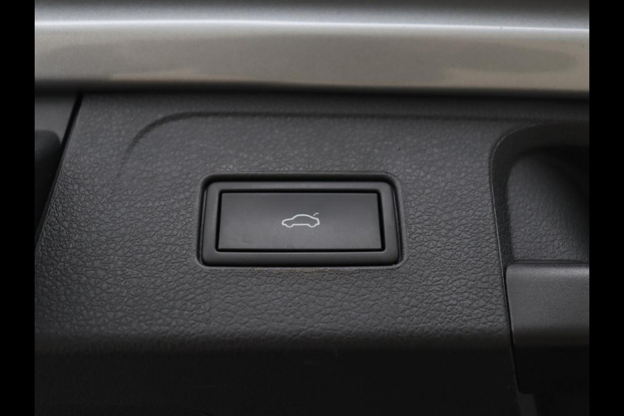 Volkswagen Passat 1.4 TSI PHEV GTE | Stoelverwarming | Virtual Cockpit | Massage | Memory | Carplay | Camera | Matrix LED | Navigatie | Parkeerhulp | Adaptive cruise | Plug In