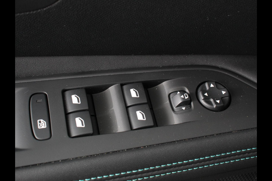 Peugeot 3008 1.2 PureTech 130 pk Automaat Allure Pack Business | Stoelverwarming voor | Climate control | Achteruitrij camera | Electrisch bedienbare achterklep | LED | Apple Carplay/ Android Auto | Parkeersensoren | Cruise control |