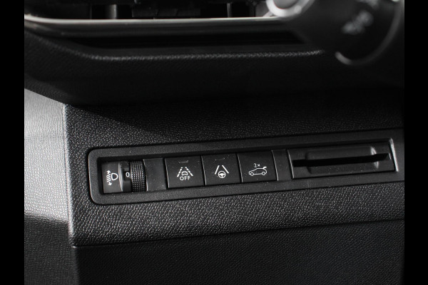 Peugeot 3008 1.2 PureTech 130 pk Automaat Allure Pack Business | Stoelverwarming voor | Climate control | Achteruitrij camera | Electrisch bedienbare achterklep | LED | Apple Carplay/ Android Auto | Parkeersensoren | Cruise control |