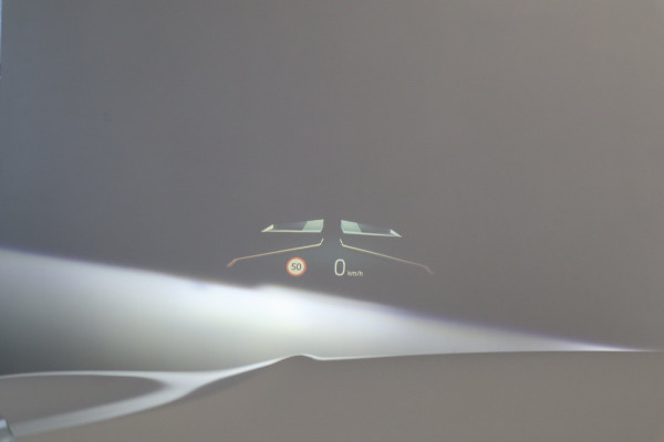 BMW 3-serie 330e xDrive ACC Head-UP Leder Elek. stoelen M sport Schuif/kanteldak 24 maanden garantie mogelijk (*vraag naar de voorwaarden)