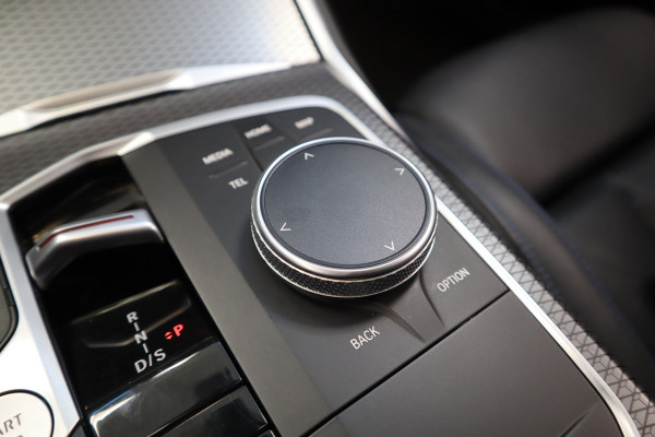 BMW 3-serie 330e xDrive ACC Head-UP Leder Elek. stoelen M sport Schuif/kanteldak 24 maanden garantie mogelijk (*vraag naar de voorwaarden)