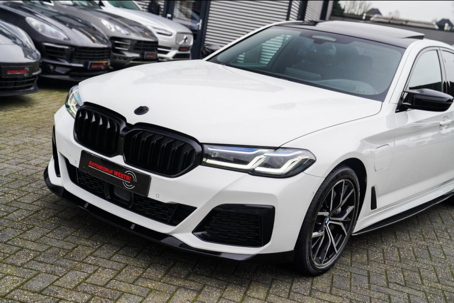BMW 5 Serie 545e xDrive Business Edition Plus | M-pakket | BTW | Panorama | Bowers&Wilkins | Sfeerverlichting | M-performance |