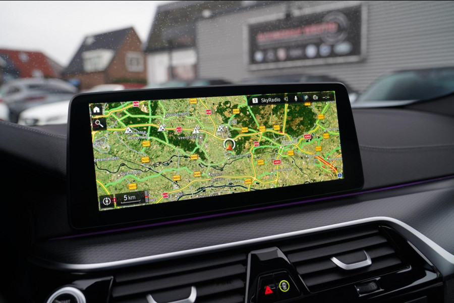 BMW 5 Serie 545e xDrive Business Edition Plus | M-pakket | BTW | Panorama | Bowers&Wilkins | Sfeerverlichting | M-performance |